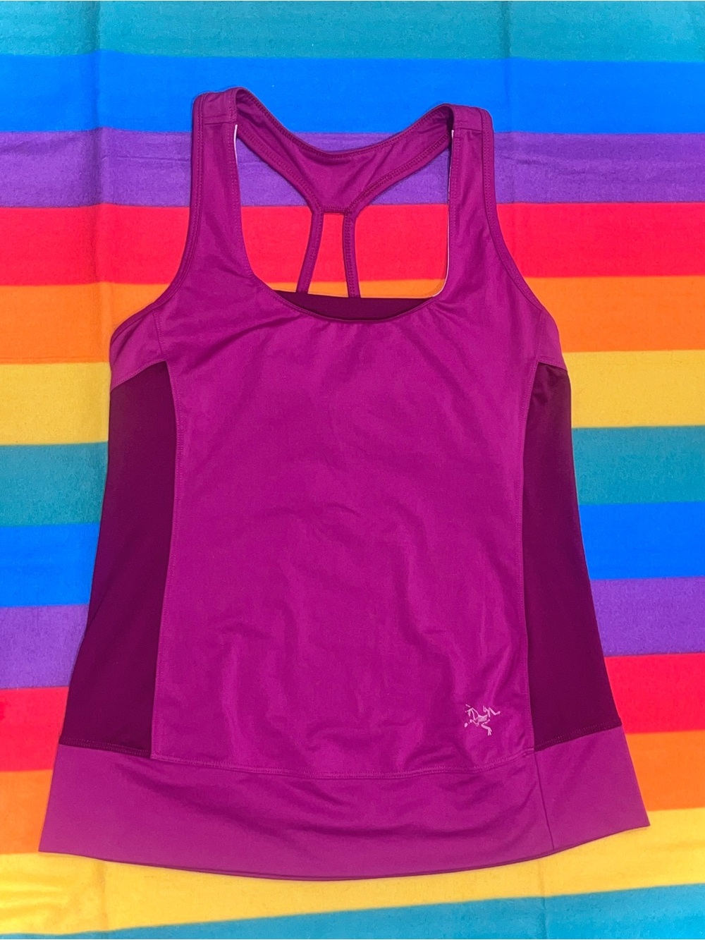 Arc’teryx Magenta Racerback Athletic Tank Top with Built-In Bra, Women’s Medium